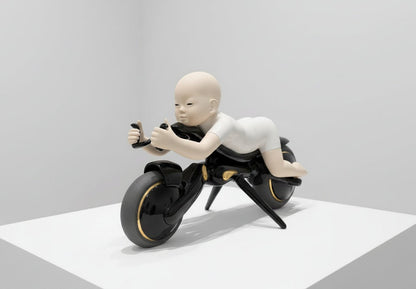 林茂樹「1/2(half)OO」 鋳込み技法、磁器、ボルト、ナット等 / Slip casting, porcelain, bolts, nuts, etc.