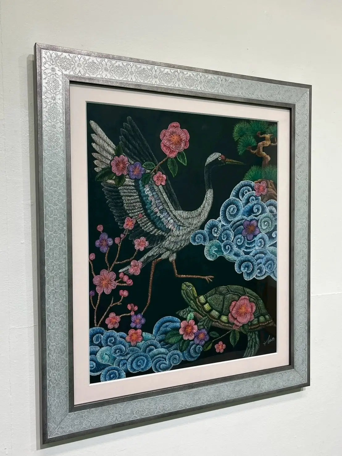 Moeco Moeco「Crane and Turtle（鶴亀ピンク）」 黒板にチョーク