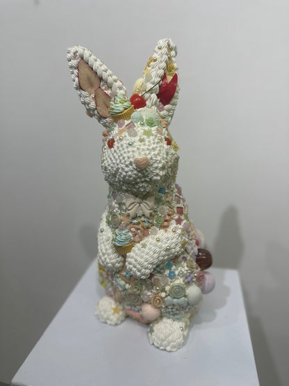 渡辺おさむ 渡辺おさむ「Sanctuary-rabbit-」 FRP、樹脂、モデリングペースト、アクリル絵具