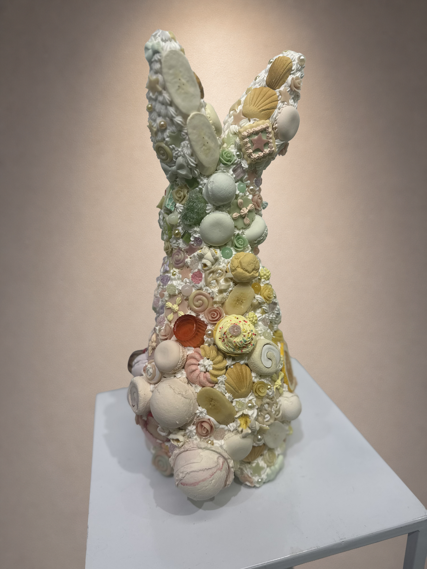 渡辺おさむ 渡辺おさむ「Sanctuary-rabbit-」 FRP、樹脂、モデリングペースト、アクリル絵具