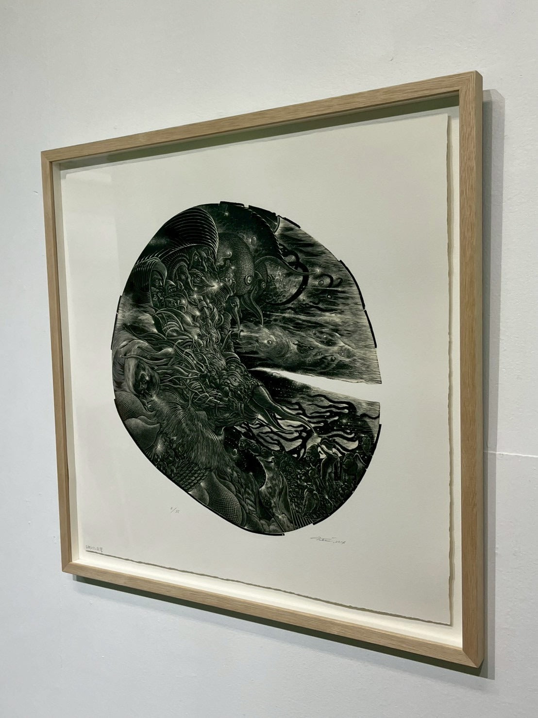 二階武宏「有機的な夜響」2014年 木口木版画 作品斜めディテール