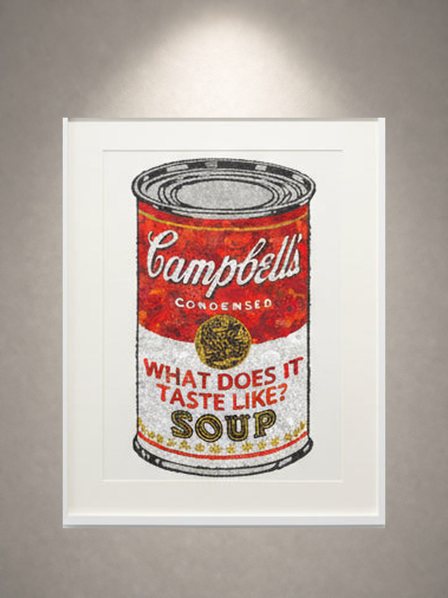 キャンベルのスープ缶 -WHAT DOES IT TASTE LIKE?- / Campbell's Soup Cans 一灯の白色スポットライトによる壁面展示イメージ・正面（作品画像非改変）